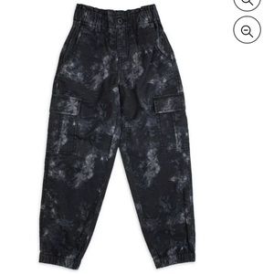 3 for $15 ⬆️ Girls high waisted Cargo Pants (S)